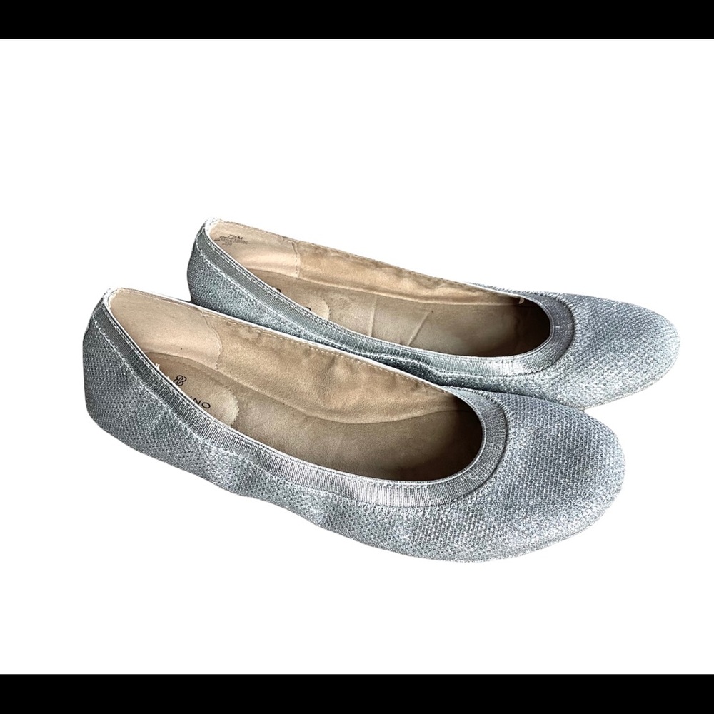 NEW Bandolino Women’s size 7.5 Silver Sparkle slip On Ballet Flats Shoes